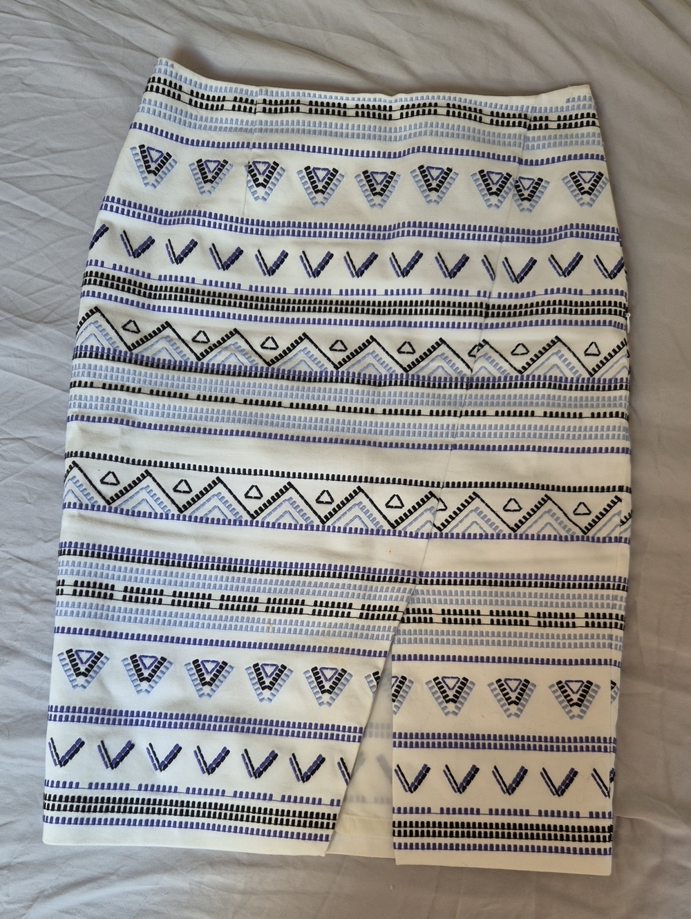 White House Black Market White Pencil Skirt with Navy Tribal Stripe